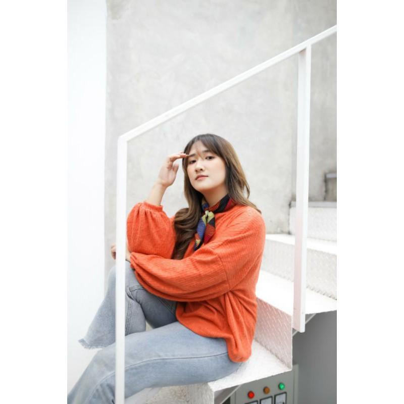 Voila Sweatshirt Blouse Knit Lembut Lengan Balon